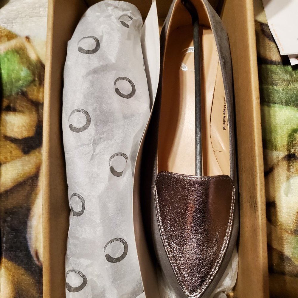 Journee Collection Women's Kinley Grey Flats New in Box
